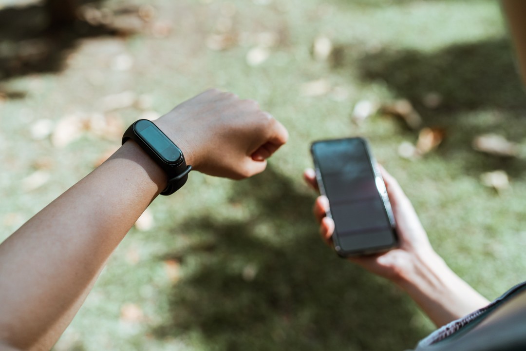 All You Need to Know: Cost-effective Light Sensors for Wearables
